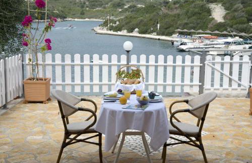 Paxos Bay Studios - Photo 15