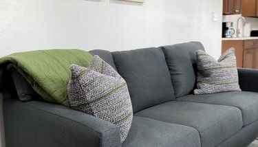 The 605 House - Photo 2