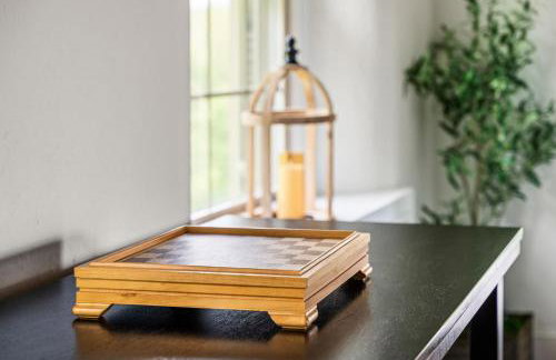 Downingtown Manor - 1900s Farmhouse with Creek Views - Foto 15