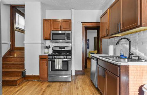 Luxury Midtown Home with Historic Charm - Foto 17