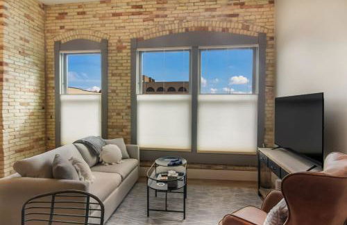 Golden Lofts Unit 2 Downtown Traverse City 1bd 1ba - Foto 3