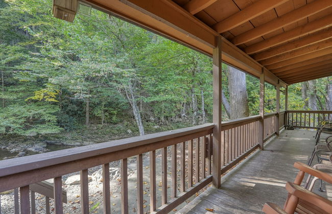 Whispering Creek - 2 Bedrooms, 1 Baths, Sleeps 6 Cabin by RedAwning - Foto 17