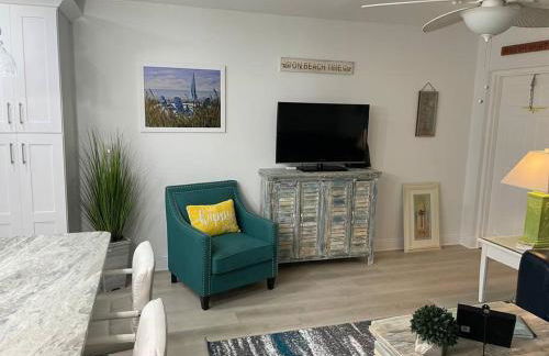 Beachfront Condo On Quiet Treasure Island- 1 Bed - Photo 8