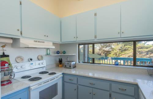 Knot-a-Care! Hot Tub!! Walk to Beach!! BBQ! Fast WiFi!! - Photo 12