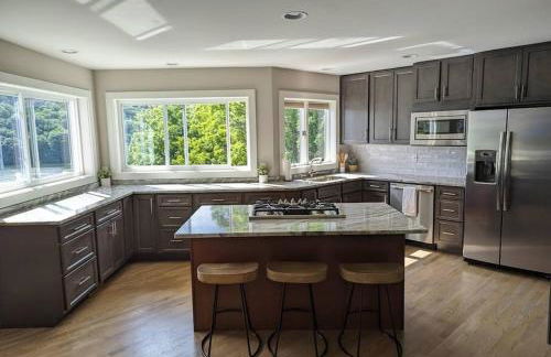 Candlewood Lake -Family Getaway, Lakefront 3775 sqft Home - Foto 29