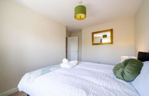 Luxury 3-Bedroom Escape, Timeless Charm, Near Monmouth Castle, Sleeps 6, Parking, Free WiFi - Foto 13