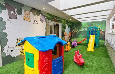 Apto com lazer completo, piscina, ar, mercadinho e pet friendly a 1 min da praia - Photo 21