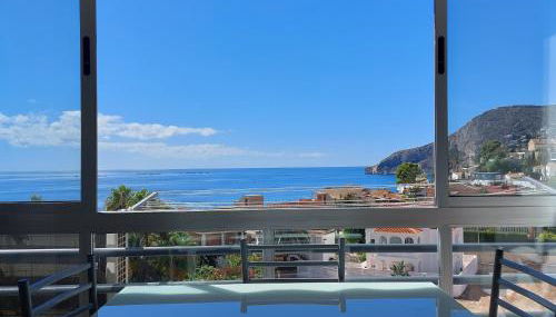 Vistas al mar. Junto a la playa. Garaje y piscina. - Photo 3