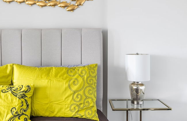 Charming Yorkville Condos - Photo 11