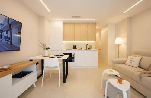 MARBELLA BANUS SUITES - Banús - Medina Garden - Brand New 1BR - 1BA - Outdoor Terrace - Bright & Modern - Pool - Steps from Puerto Banús Marina - Walk to El Corte Ing Luxury Shopping Mall - Photo 17