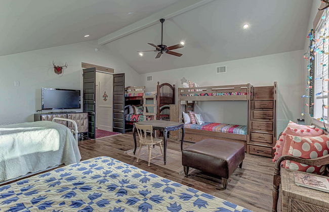 Immaculate Waterfront Home for 16 w/ Private Dock! - Foto 10