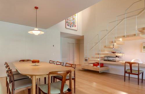 Grand Villa w/ Pool, Garden & Garage by HostWise - Foto 30