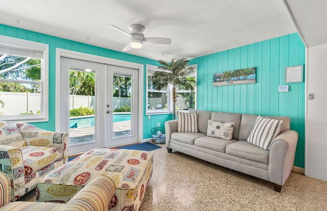 Home with Pool & Hot Tub Close to Beach - Foto 8