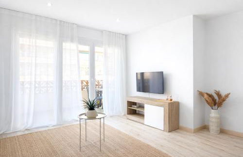 Milenial Immo SIM1 Apartamento a 300 mts de la playa y paseo marítimo - Foto 1