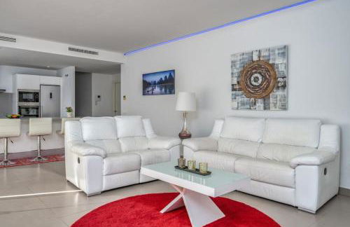 Sunny terrace with Jacuzzi by Costarentals- Ref 26 - Foto 24