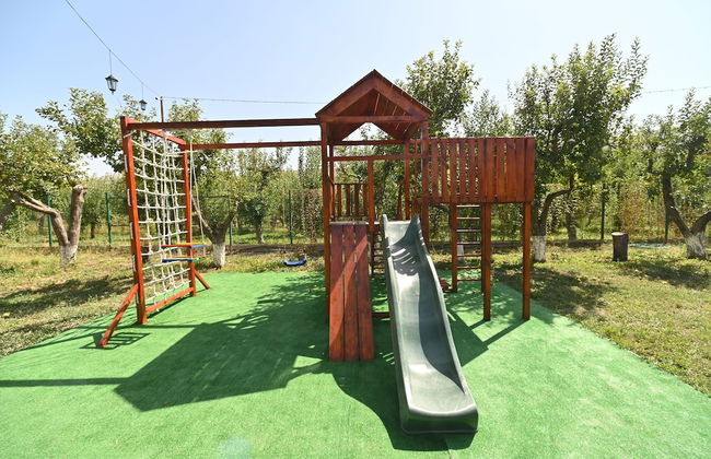 Hidden Garden Resort - Photo 20