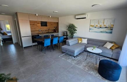 Blue Moon Apartment, now with Jacuzzi - Photo 8