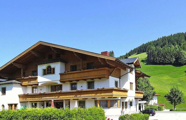 Apartment in Filzmoos Near Ski Amade - Photo 5