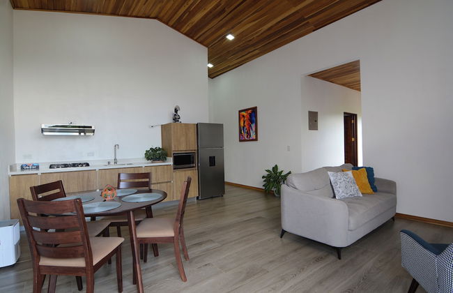 Nambi Monteverde - Foto 7