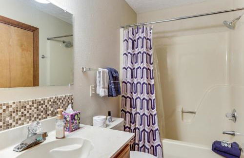 Holiday Island Family Home on 13th Green! - Foto 15