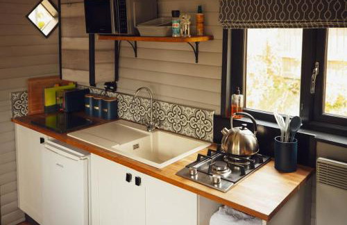 Lomu - Cosy Coastal Shepherd's Hut with Log-Burner and WiFi - Foto 10