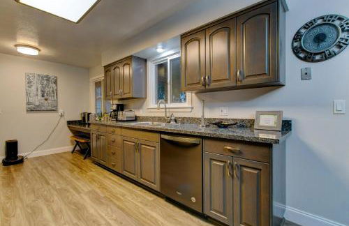 Modern Luxuries in a Quiet Convenient Location - Foto 17