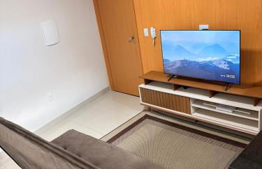 Flat Confortavel com Ar e Prox Shopping e Centro - Foto 2