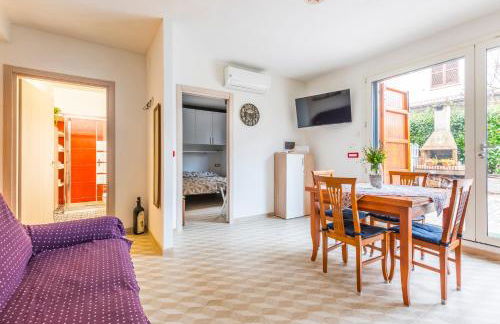 Piano Terra Moderno con Ampi Spazi e Luminosità - Foto 7