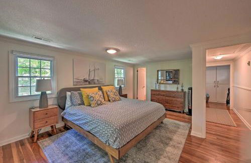 Chic House with Private Dock on Lake Hartwell! - Foto 29