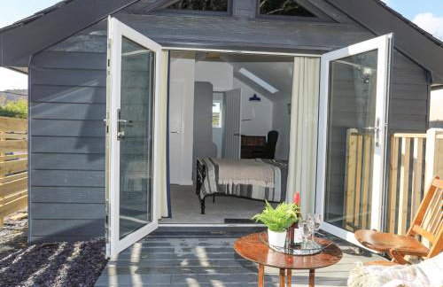 4 Ty Person - Photo 17