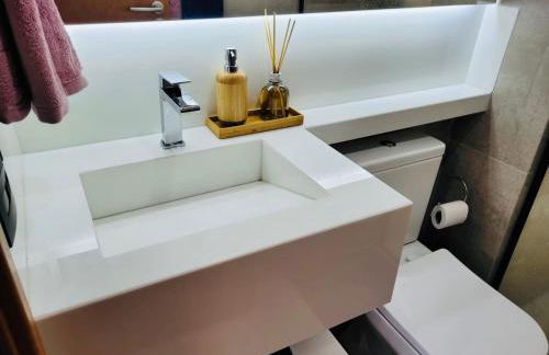 Apto alto padrão com uma vista de tirar o folêgo - Foto 29