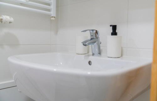 Flex SelfCheckIns 138 - Zagreb - Bedroom - Parking - Loggia - Foto 25