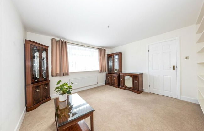 Beaconsfield - Photo 3