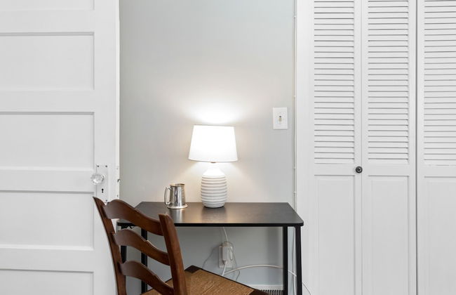 Cheerful 3 Bedroom Home Walk to UVA Stadium - Foto 16