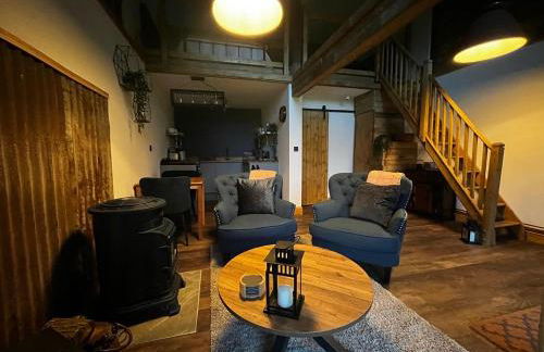 Lynbrook Haybarn, Hot tub and outdoor kitchen, New Forest - Foto 6