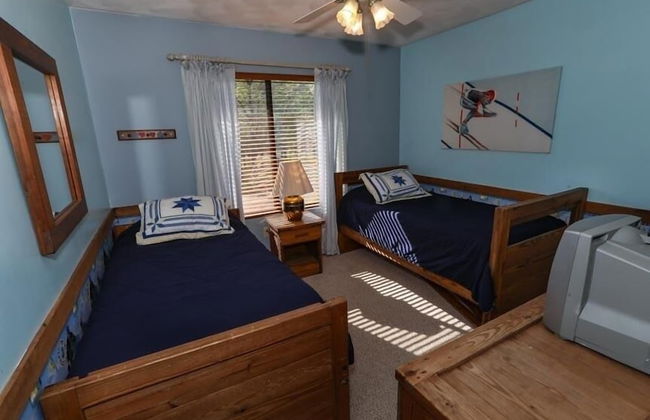 Seven Springs 3 BR Deluxe Condo, by Golf Course by RedAwning - Foto 3