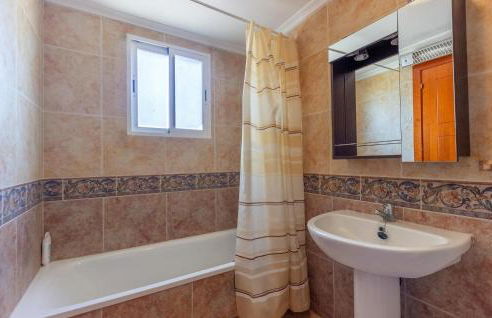 3 Bedroom Nice Home In Santa Pola - Photo 18