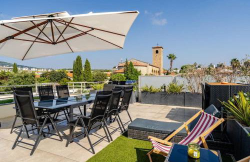 Newly Built Apartment with Pool, Walk to the Beach - Foto 42