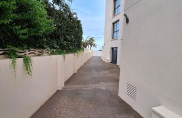 Ground floor apartment on the seafront with pool - Foto 25