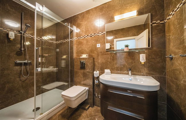 SUNce Palace Apartments with free offsite parking - Foto 24