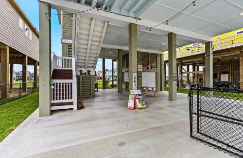 Relax And Sea NEW Luxury Canal-View Escape Gated Community Firepit and Decks - Foto 6