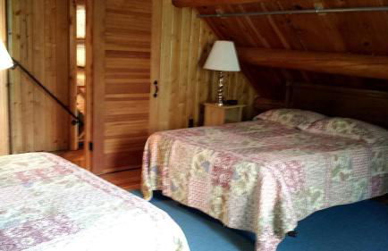 Rustic Camping Cabin with Fireplace in Private Woods near Bangor, Maine - Foto 8