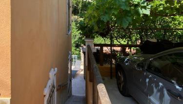 Villa Serenice - F2 au calme, climatisé, WIFI et parking gratuit - Foto 3