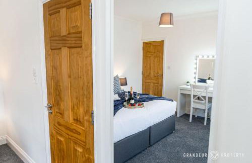 The Westborough Nook by Grandeur Property - Photo 2