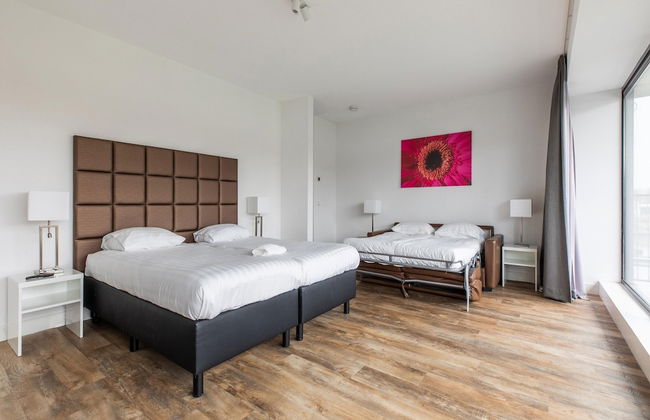 Brand new Luxury Villa on a Small-scale Park With its own Jetty - Photo 21