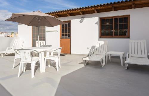 Apartamento Minimalista con Terraza, WiFi y a 1 Minuto de la Playa - ES-279-4 - Foto 8