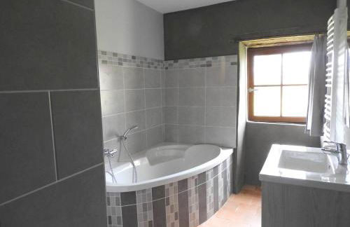 Maison charmante près de Nueil-les-Aubiers avec jardin - Foto 11