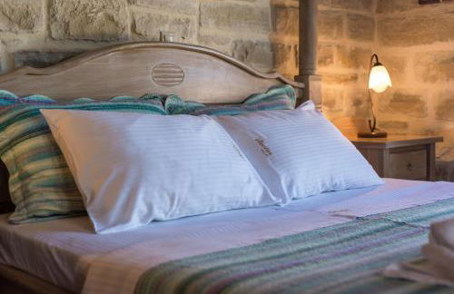 Hectoras Villa in Plaka BY APOKORONAS-VILLAS - Photo 27