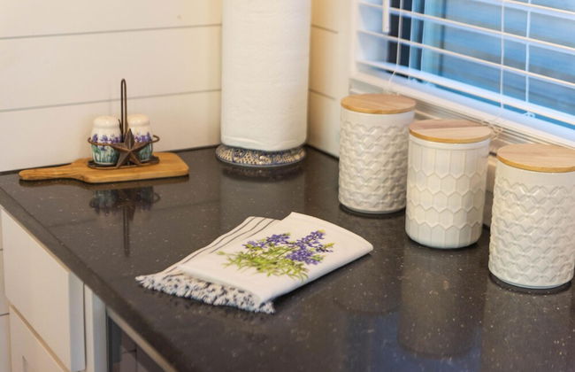 The Bluebonnet- Container Home Country Setting Near Waco Attractions - Foto 29