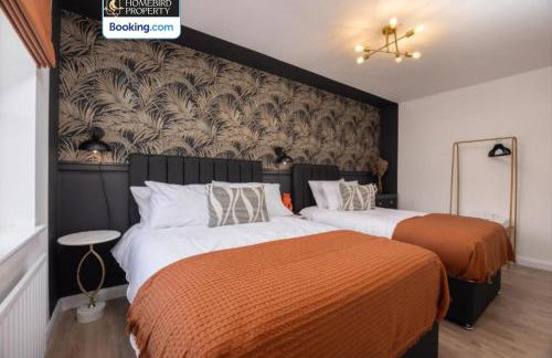 Luxuriou 5 Bedroom House By Homebird Property Management Short Lets & Serviced Accommodation Leeds With Private Parking & Free WiFi - Foto 12